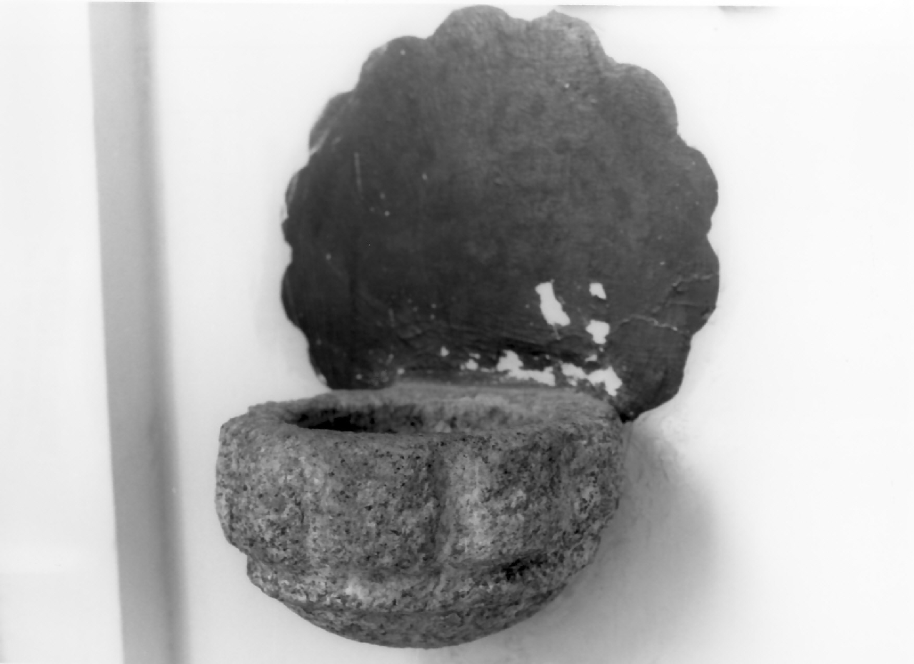 acquasantiera da parete, serie - bottega Italia meridionale (sec. XVIII)