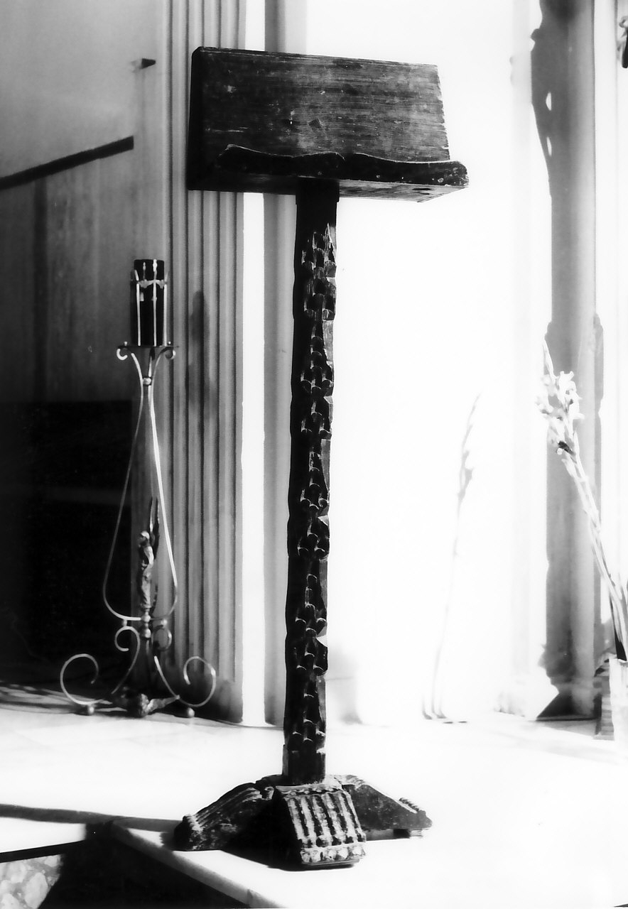 leggio a fusto, opera isolata - bottega calabrese (fine/inizio secc. XVIII/ XIX)