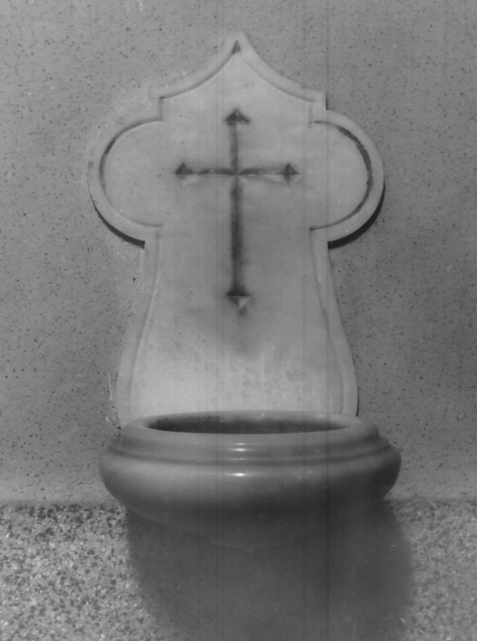 acquasantiera da parete, opera isolata - bottega Italia meridionale (inizio sec. XX)