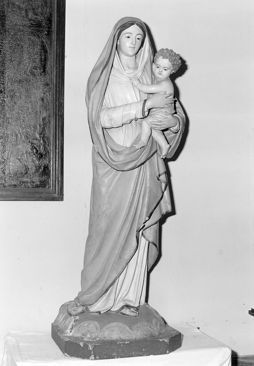 Immacolata Concezione (statua, opera isolata) di Guacci Luigi (sec. XX)