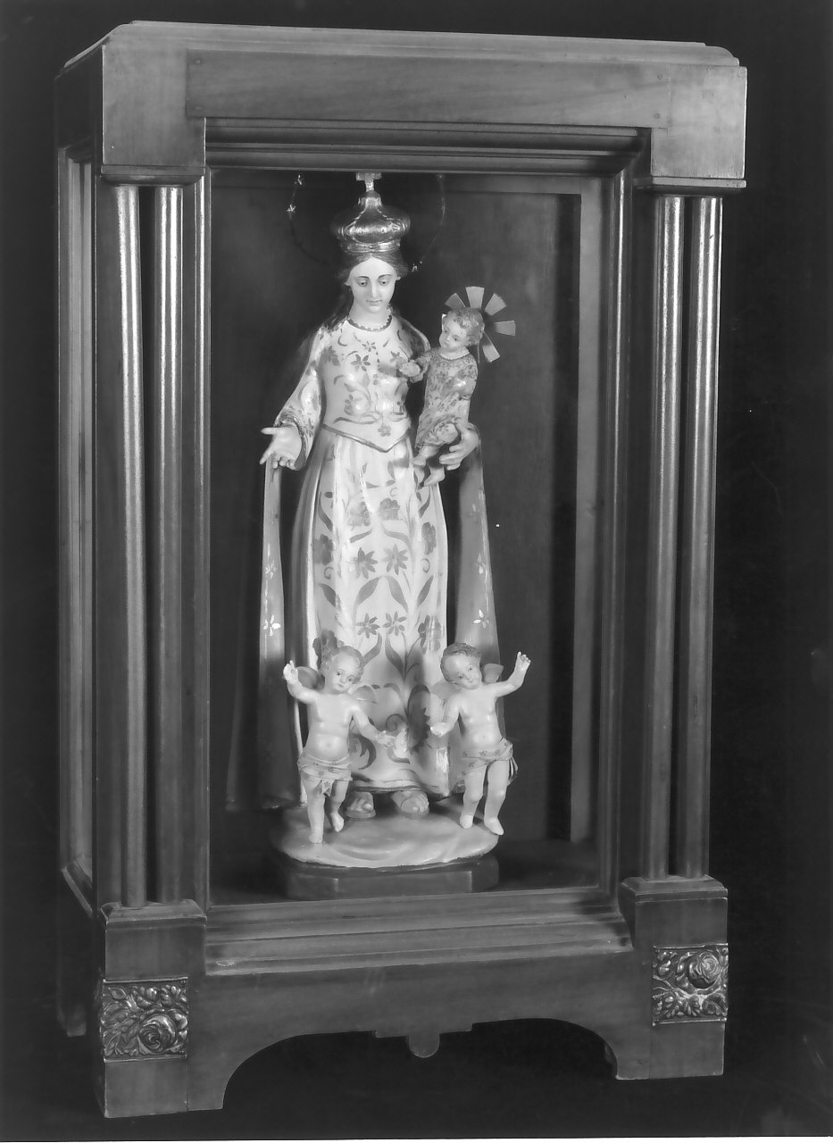 Madonna di Termine, Madonna con Bambino e angeli (gruppo scultoreo, opera isolata) - bottega Italia meridionale (secondo quarto sec. XX)