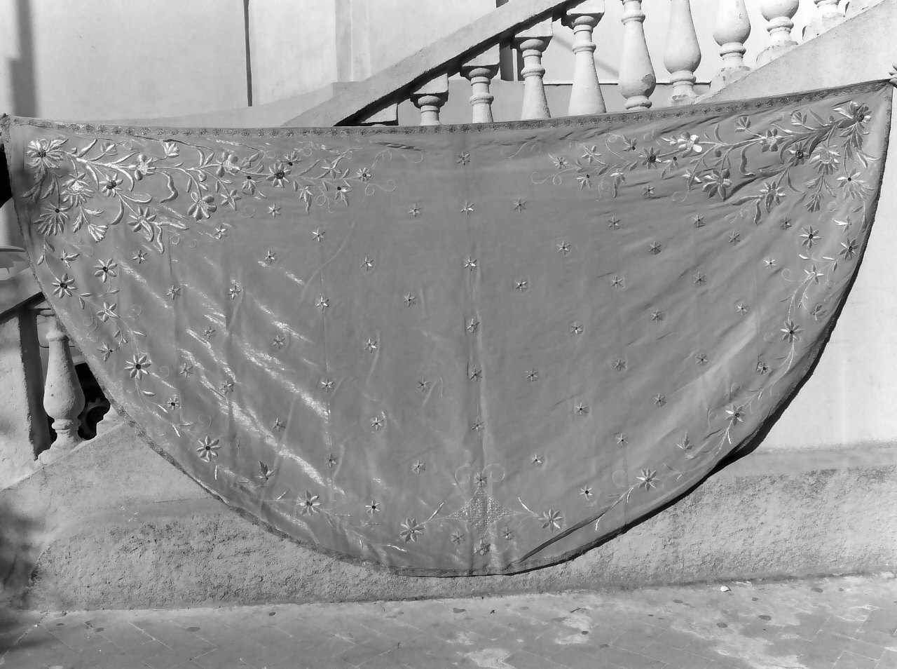 mantello di statua, opera isolata - manifattura catanzarese (inizio sec. XX)