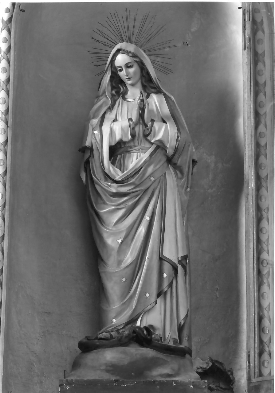 Madonna Immacolata (statua, opera isolata) di Guacci Luigi (inizio sec. XX)