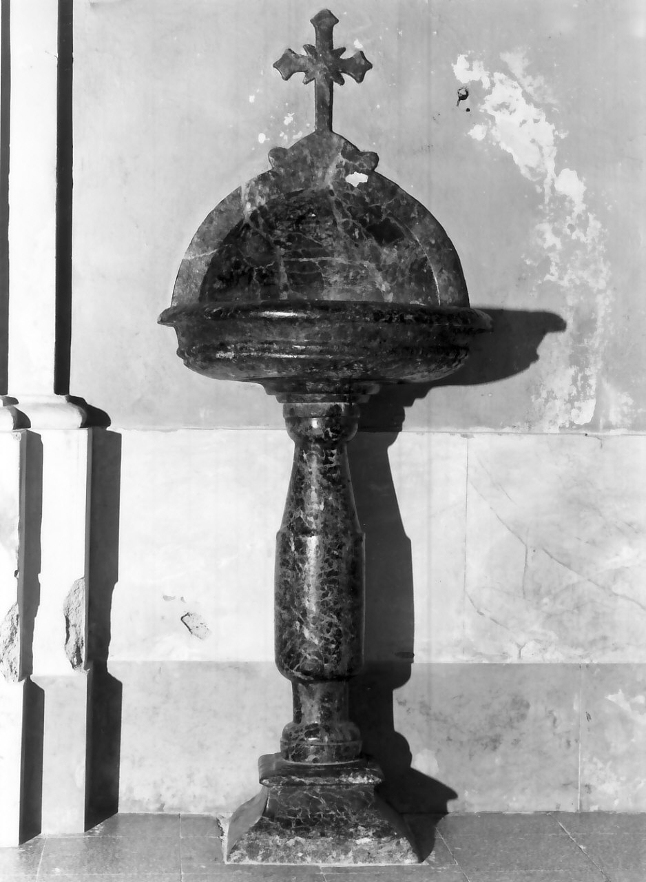 acquasantiera - a fusto, opera isolata - bottega Italia meridionale (inizio sec. XIX)