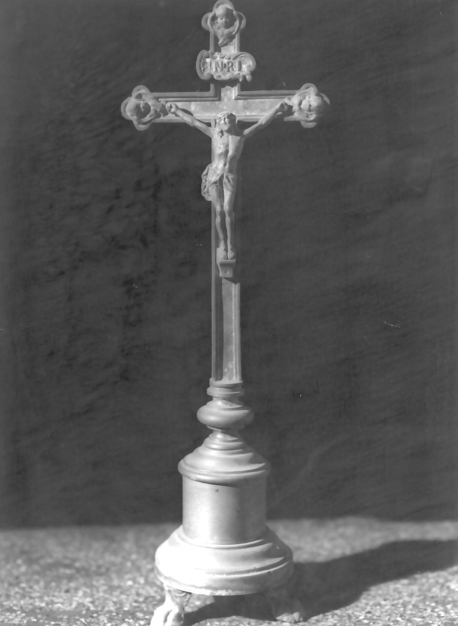 croce d'altare, serie - bottega Italia meridionale (sec. XIX)