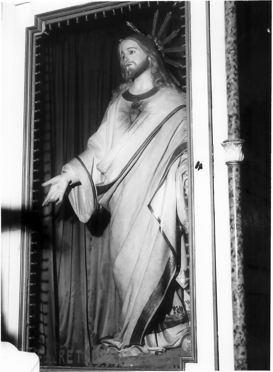 Sacro Cuore di Gesù (statua, opera isolata) di Guacci Luigi (secc. XIX/ XX)