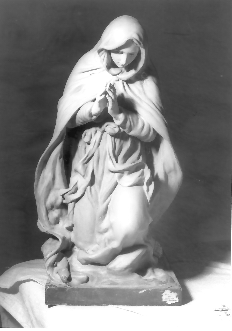 Madonna Immacolata (statuetta di presepio, elemento d'insieme) di Guacci Luigi (inizio sec. XX)