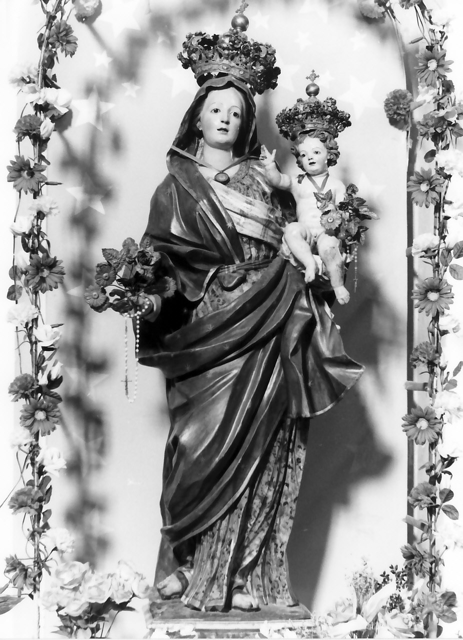 Madonna del Rosario (statua, opera isolata) - bottega Italia meridionale (metà sec. XVIII)