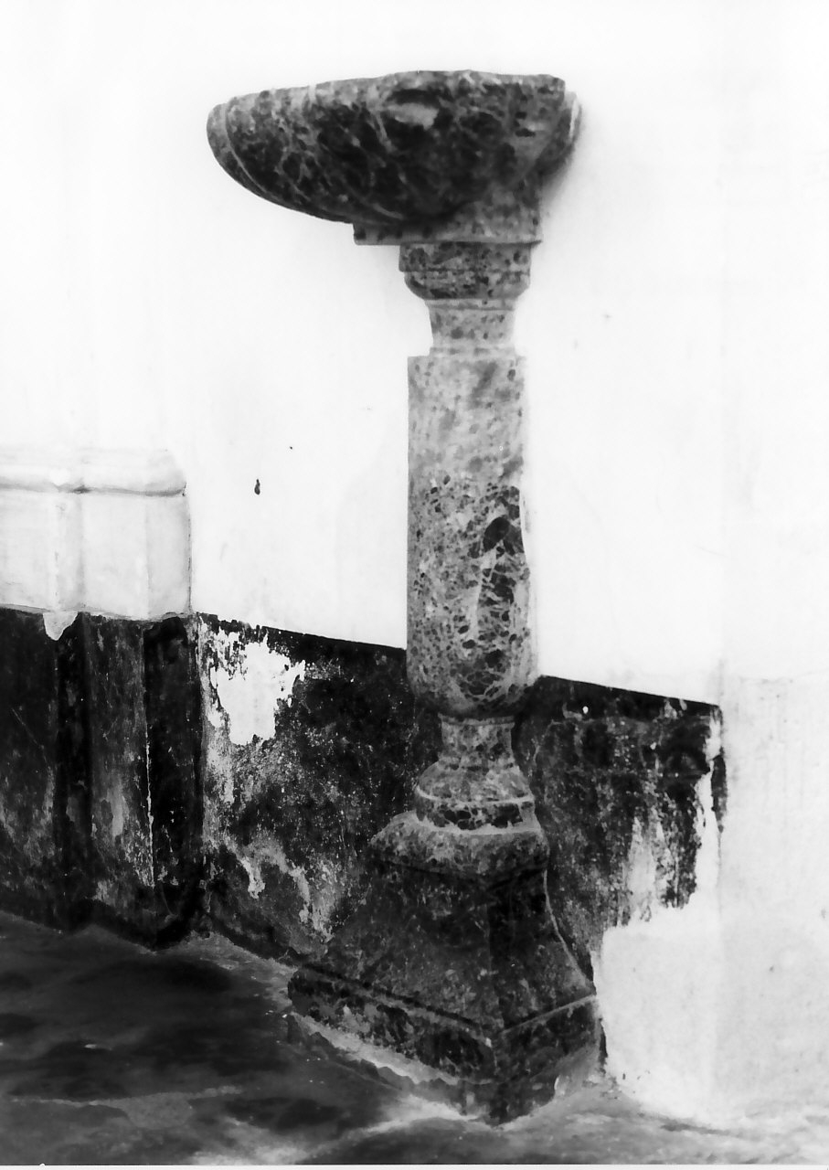 acquasantiera, opera isolata - bottega Italia meridionale (sec. XVIII)