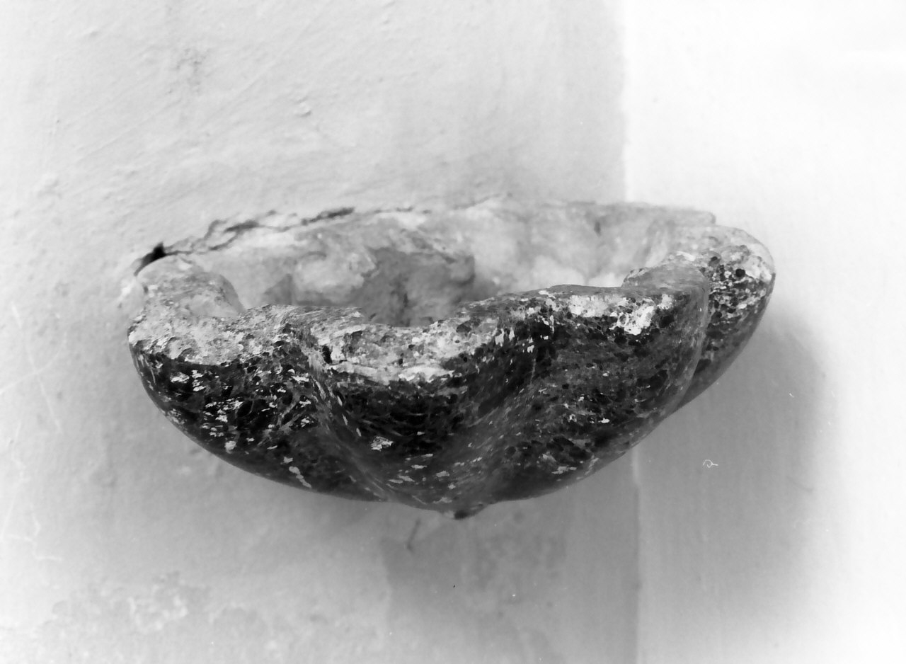 acquasantiera da parete, opera isolata - bottega Italia meridionale (inizio sec. XIX)