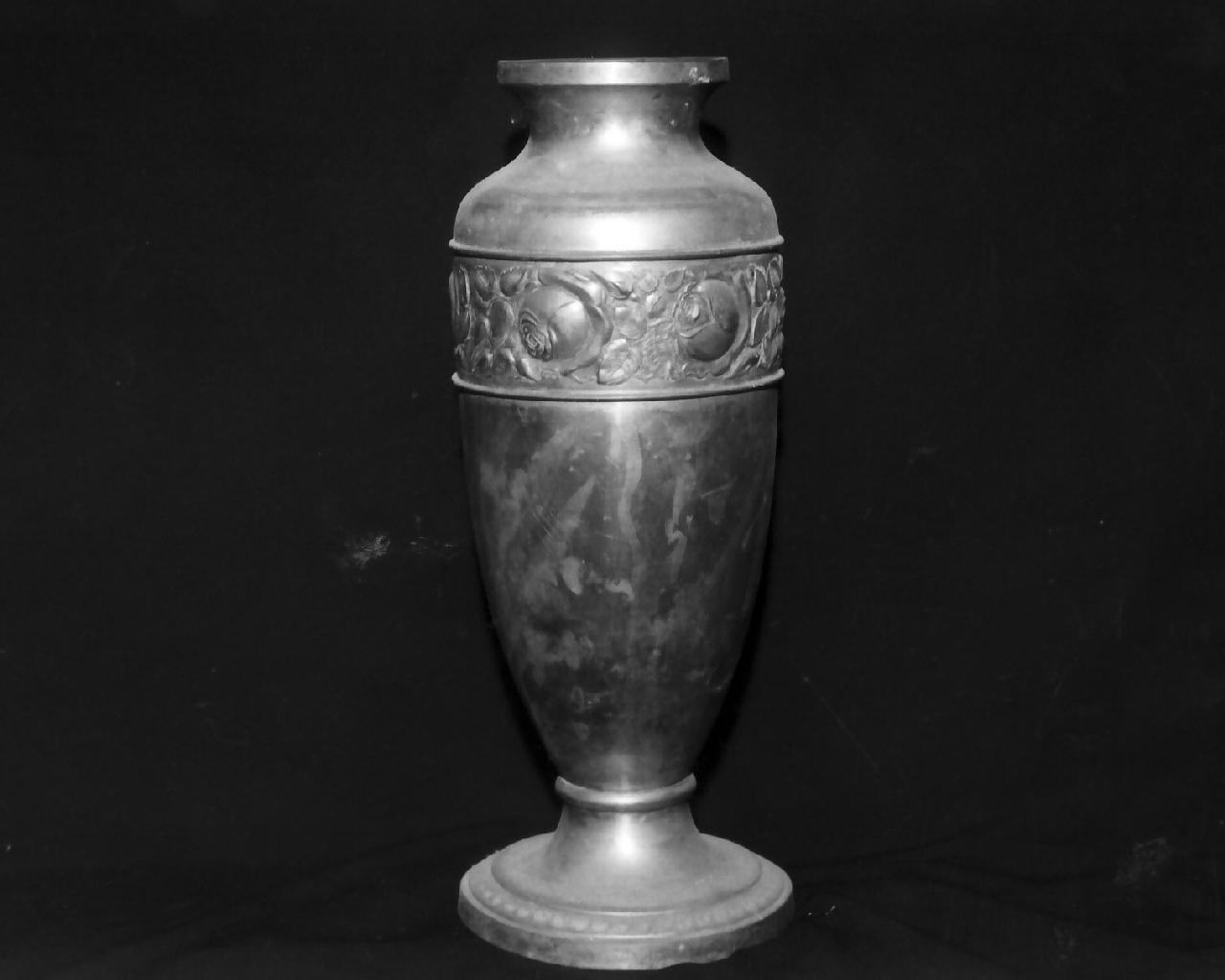 vaso da fiori, opera isolata - bottega Italia meridionale (prima metà sec. XX)