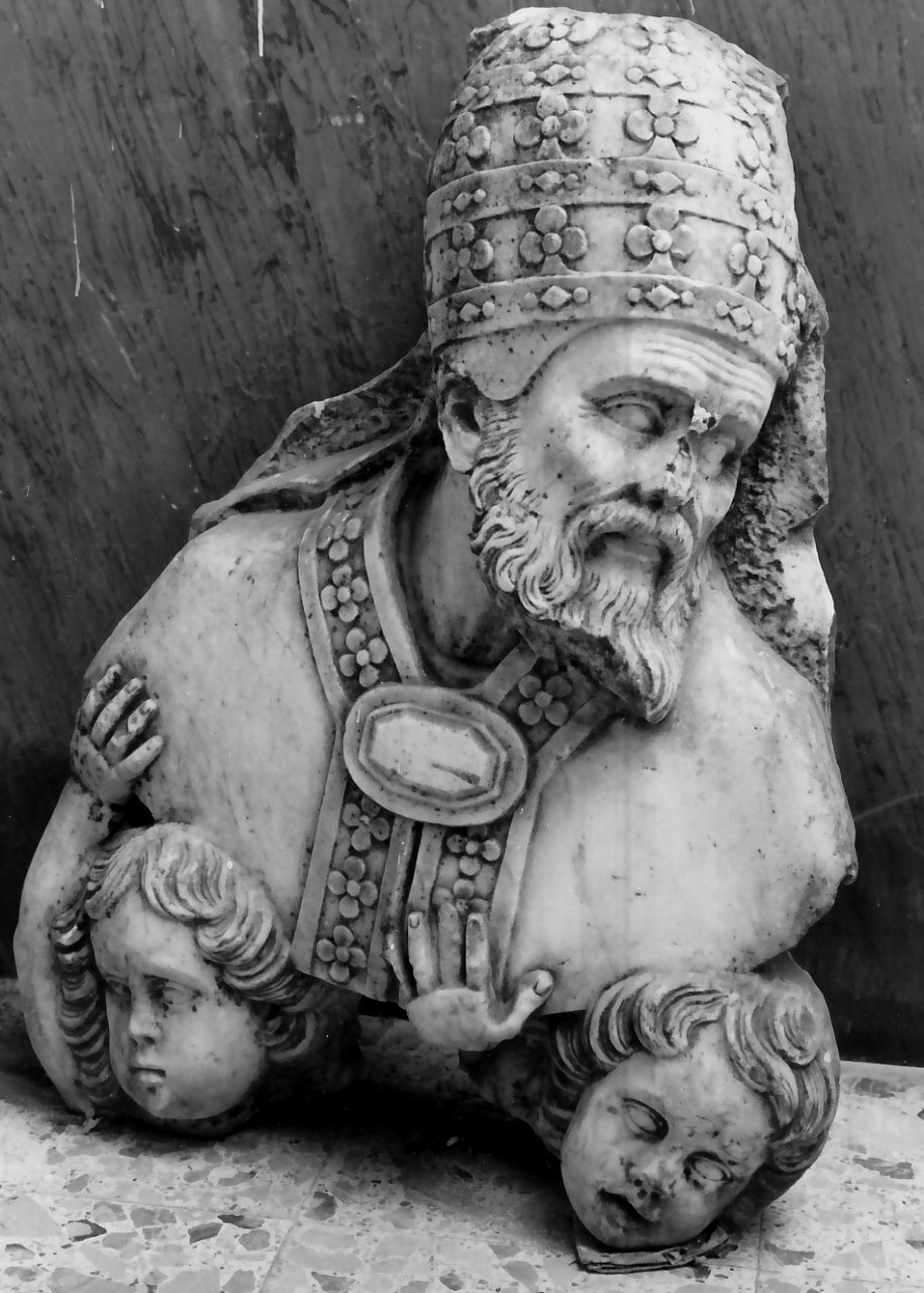 papa Pio V (scultura, frammento) di Vaccaro Lorenzo, Vaccaro Domenico Antonio (seconda metà sec. XVII)