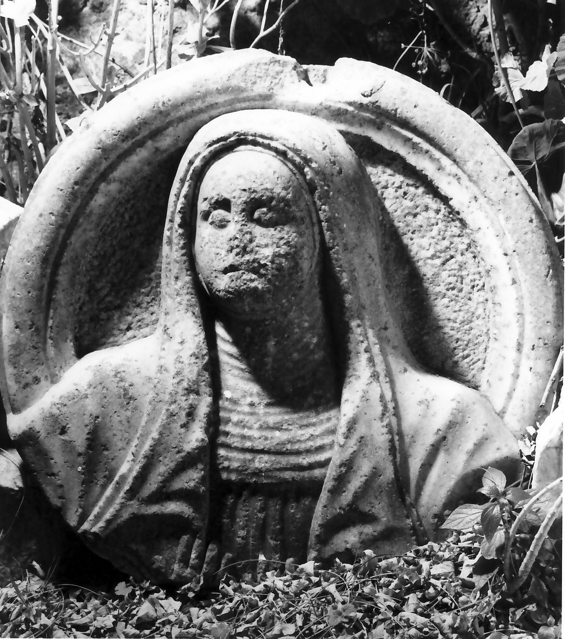 santa domenicana (decorazione plastica, frammento) - bottega calabrese (ultimo quarto sec. XVII)