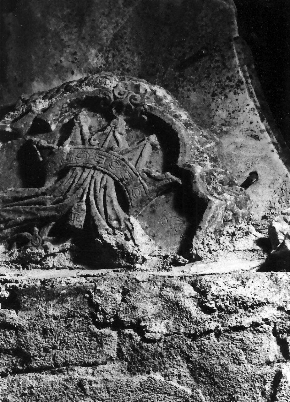 stemma (decorazione plastica, frammento) - bottega calabrese (sec. XVIII)