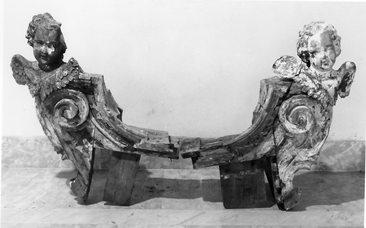 decorazione plastico-architettonica, frammento - bottega serrese (prima metà sec. XVIII)