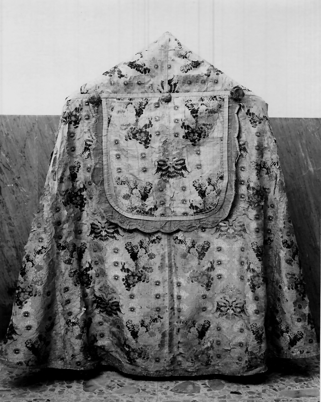 piviale, opera isolata - manifattura catanzarese (sec. XVIII)