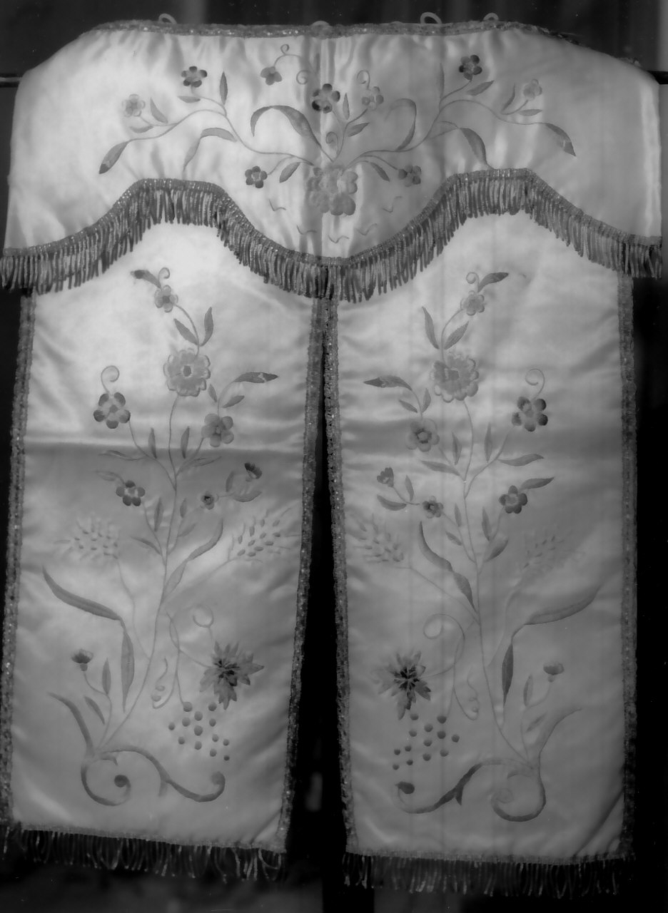 conopeo di tabernacolo, opera isolata - manifattura calabrese (inizio sec. XX)