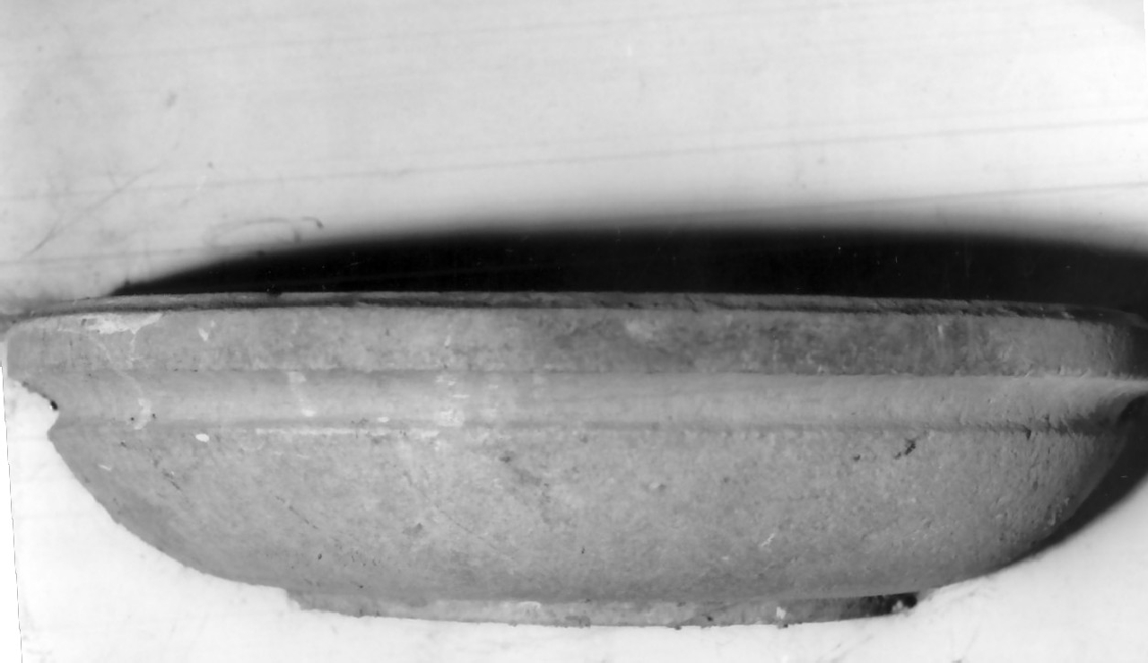 acquasantiera da parete, opera isolata - bottega Italia meridionale (fine/inizio secc. XVIII/ XIX)