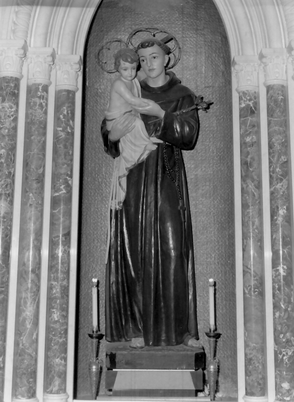Sant'Antonio da Padova con il bambino (statua) - bottega Italia settentrionale (sec. XX)
