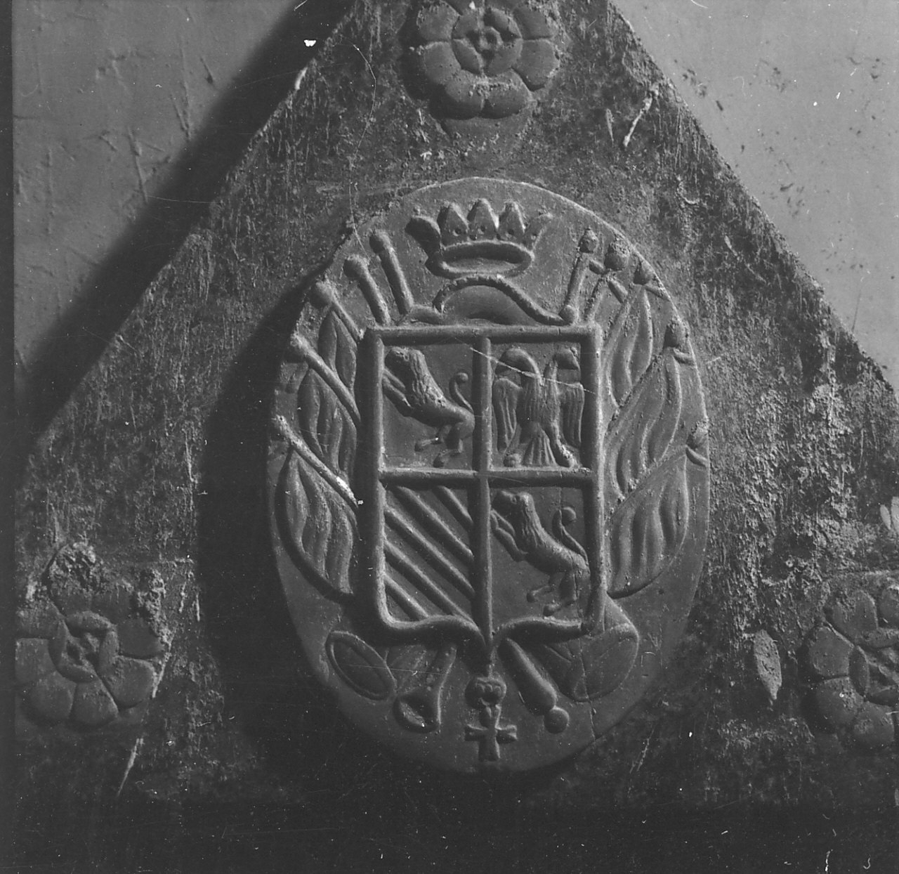 stemma (decorazione plastica) - bottega calabrese (sec. XIX)