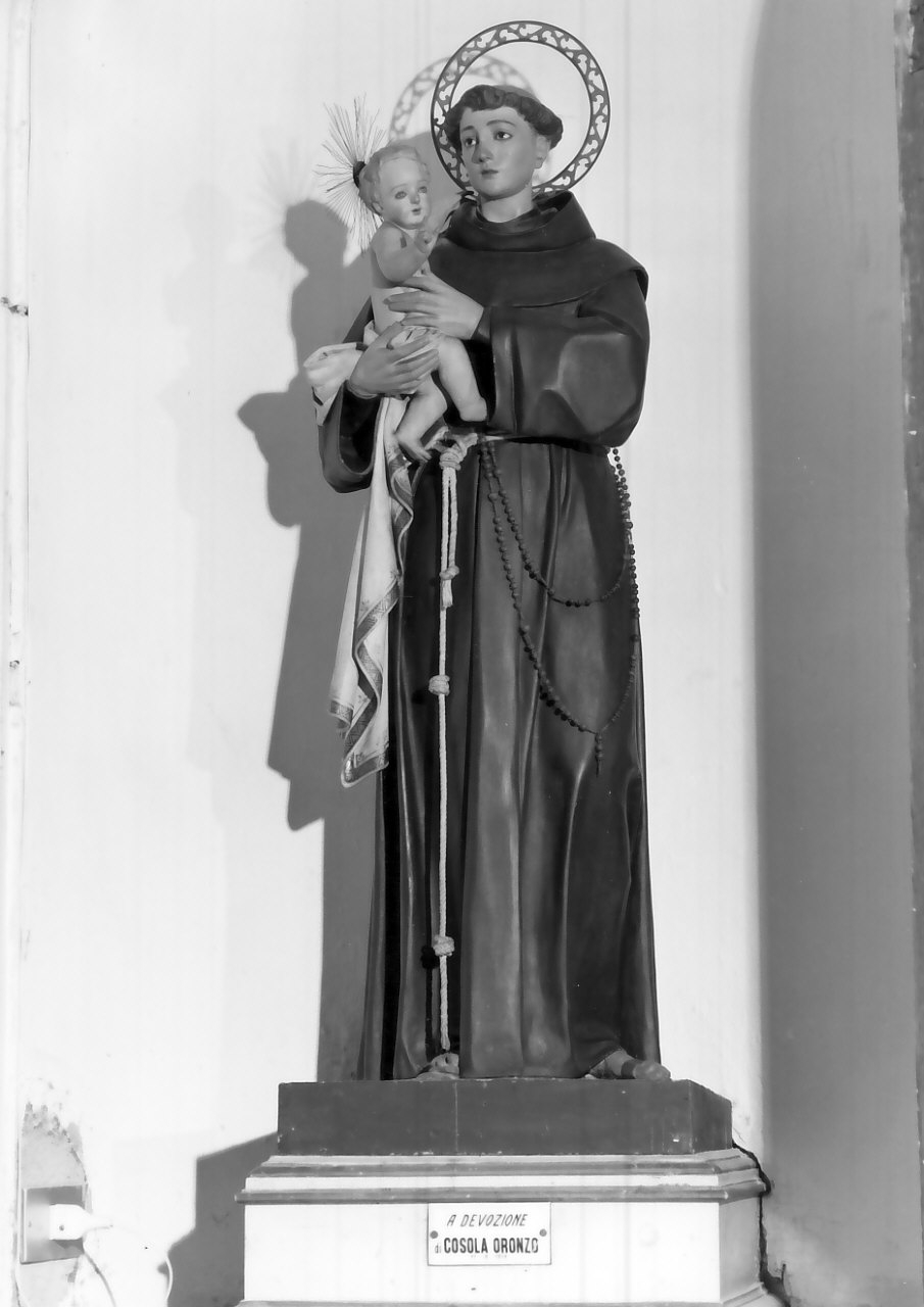 Sant'Antonio da Padova con il bambino (statua) di Guacci Luigi (sec. XX)