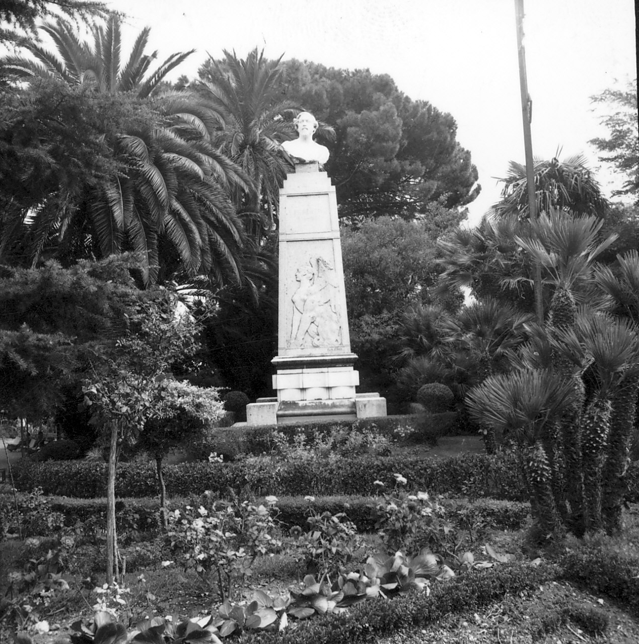 Francesco Fiorentino, ritratto d'uomo (busto, opera isolata) di Jerace Francesco, Jerace Vincenzo (fine/inizio secc. XIX/ XX)