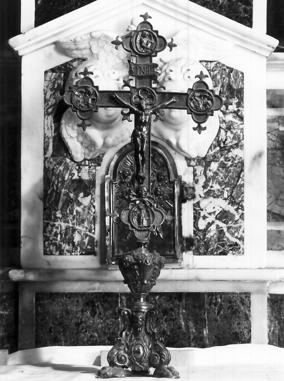 croce d'altare, opera isolata - bottega Italia meridionale (sec. XX)