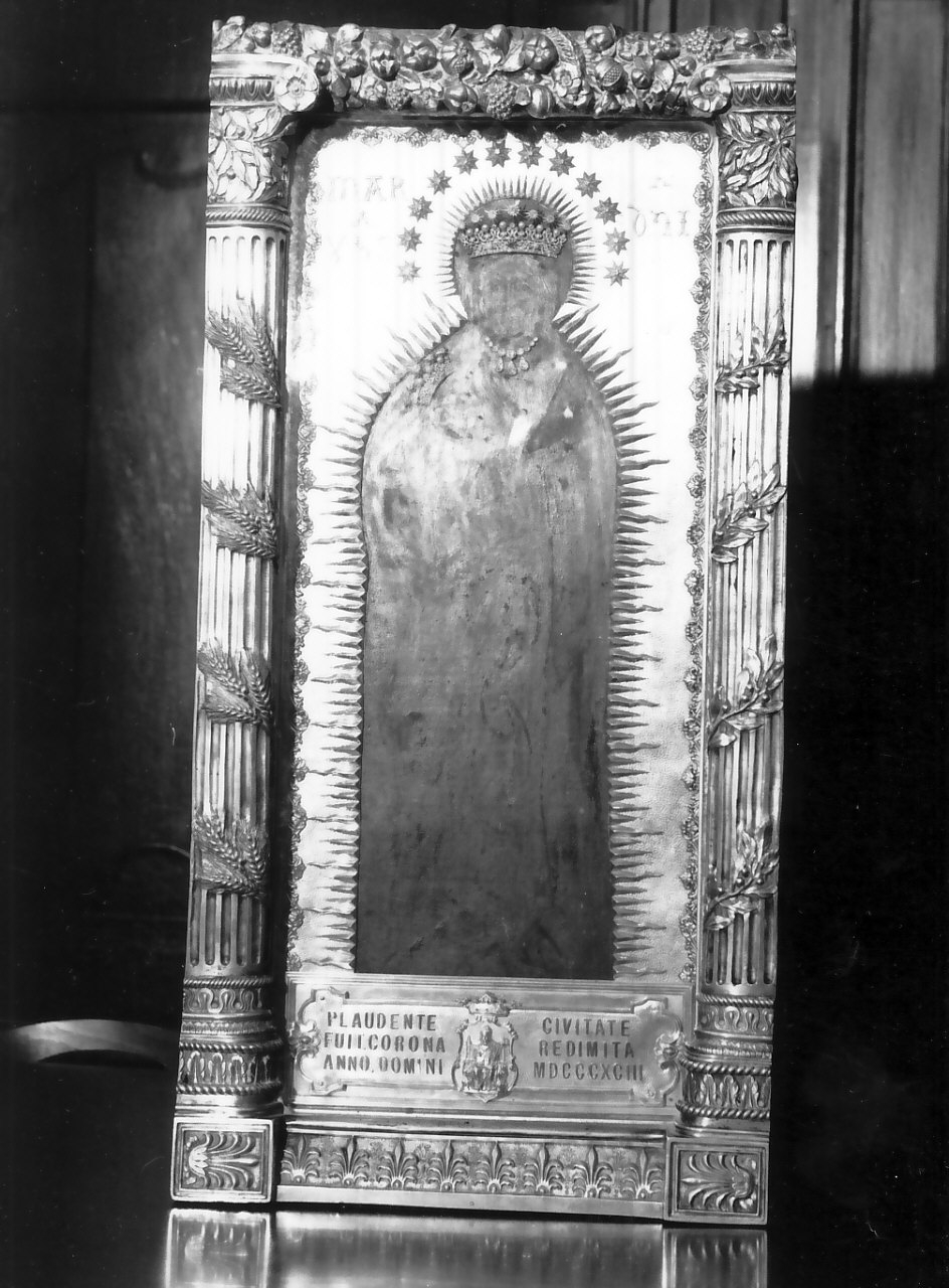 Madonna di Capocolonna, Madonna con Bambino (scultura, opera isolata) di Bisceglie F (sec. XV)