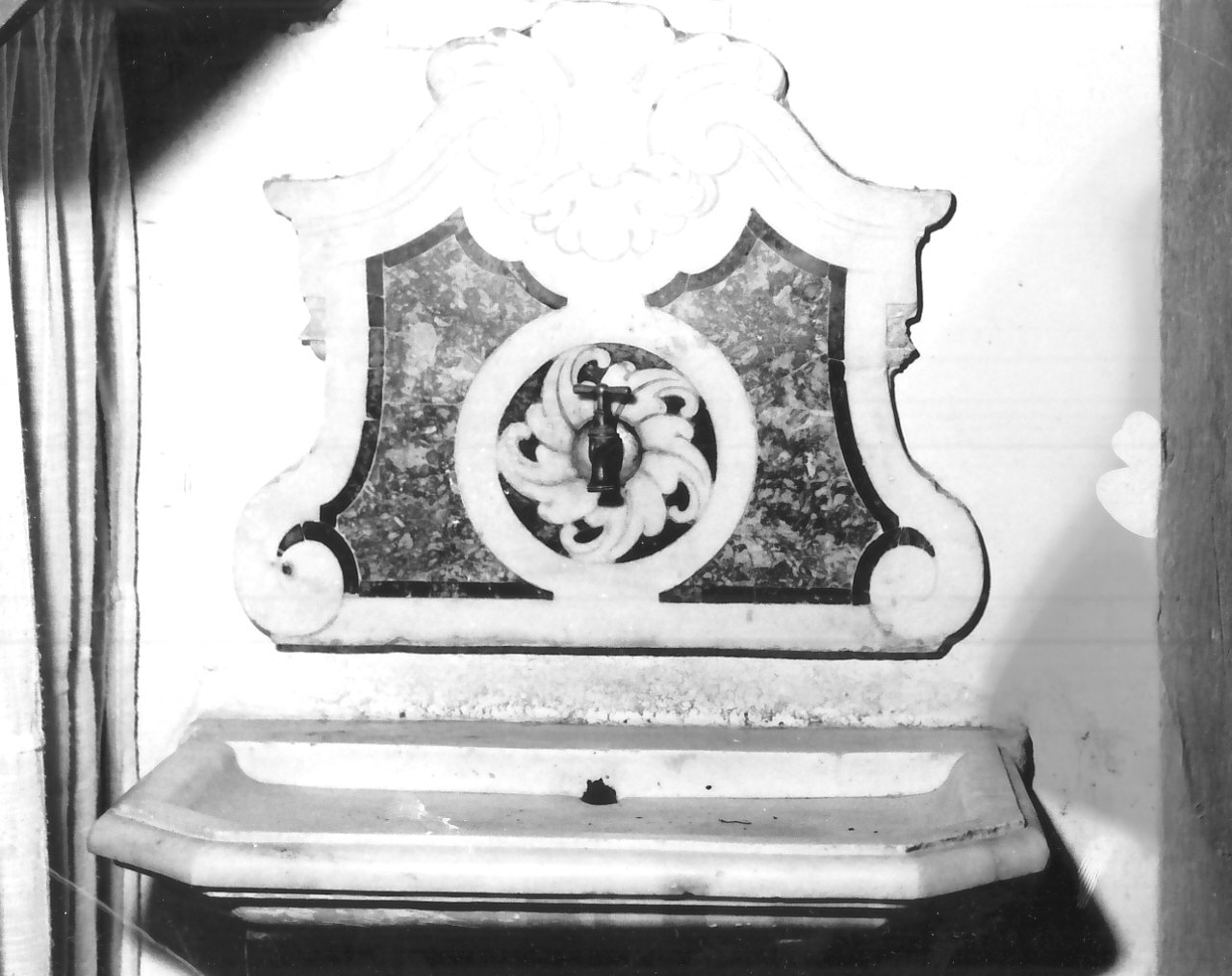 fontana da sacrestia, opera isolata - bottega calabrese (sec. XIX)