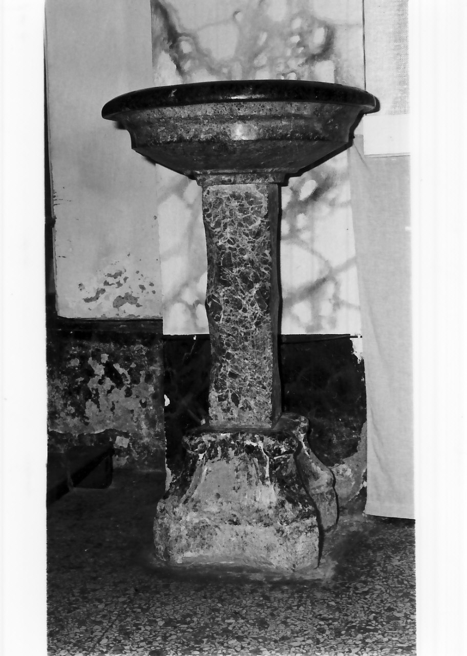 acquasantiera, opera isolata - bottega Italia meridionale (seconda metà sec. XVIII)