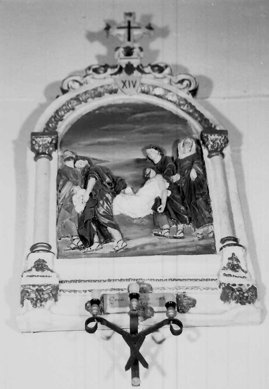 stazione XIV: Gesù deposto nel sepolcro (Via Crucis, opera isolata) - bottega calabrese (fine sec. XIX)