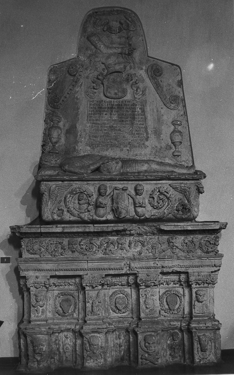 monumento funebre - bottega Italia meridionale (sec. XVI)