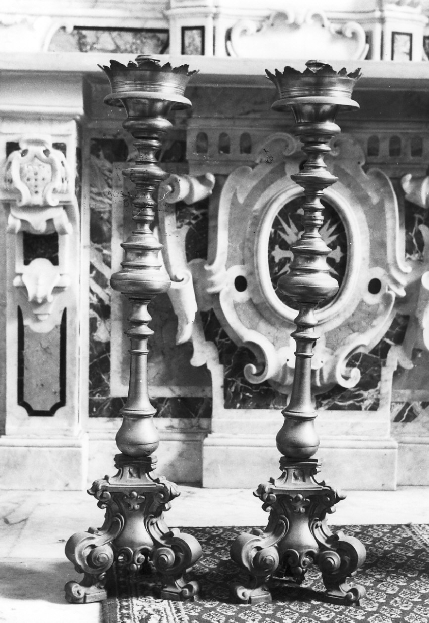candeliere d'altare, serie - bottega calabrese (sec. XIX)