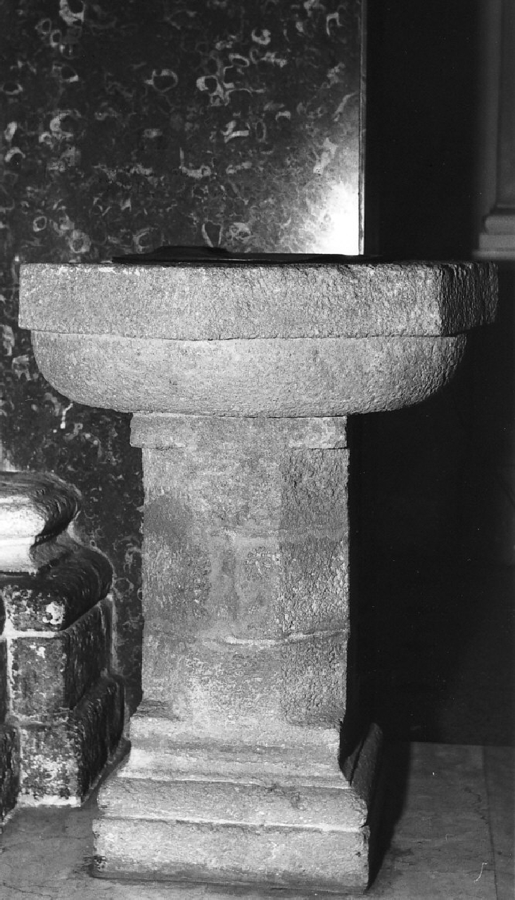 fonte battesimale - bottega calabrese (fine/inizio secc. XVII/ XVIII)