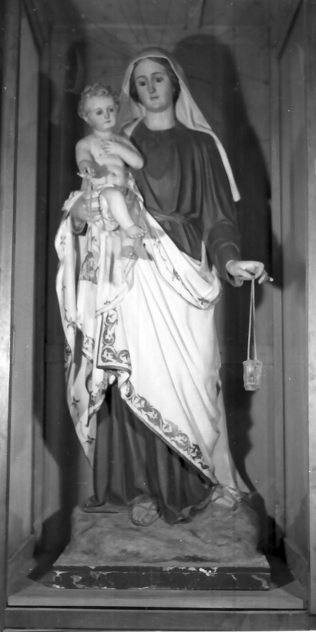 Madonna del Carmelo (statua) di Guacci Luigi (attribuito) (sec. XX)