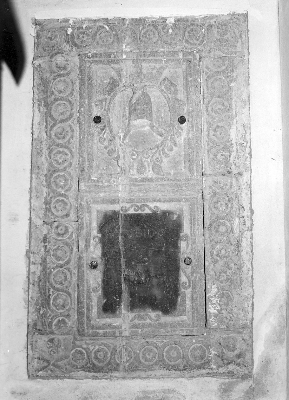 lapide tombale, opera isolata - bottega Italia meridionale (sec. XVII)