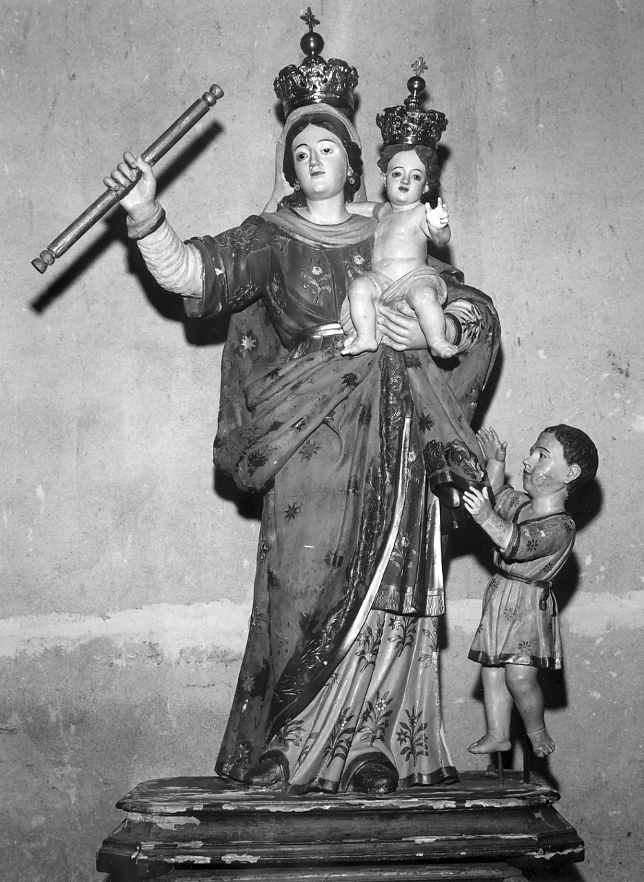 Madonna con Bambino (gruppo scultoreo, opera isolata) - bottega Italia meridionale (sec. XVIII)
