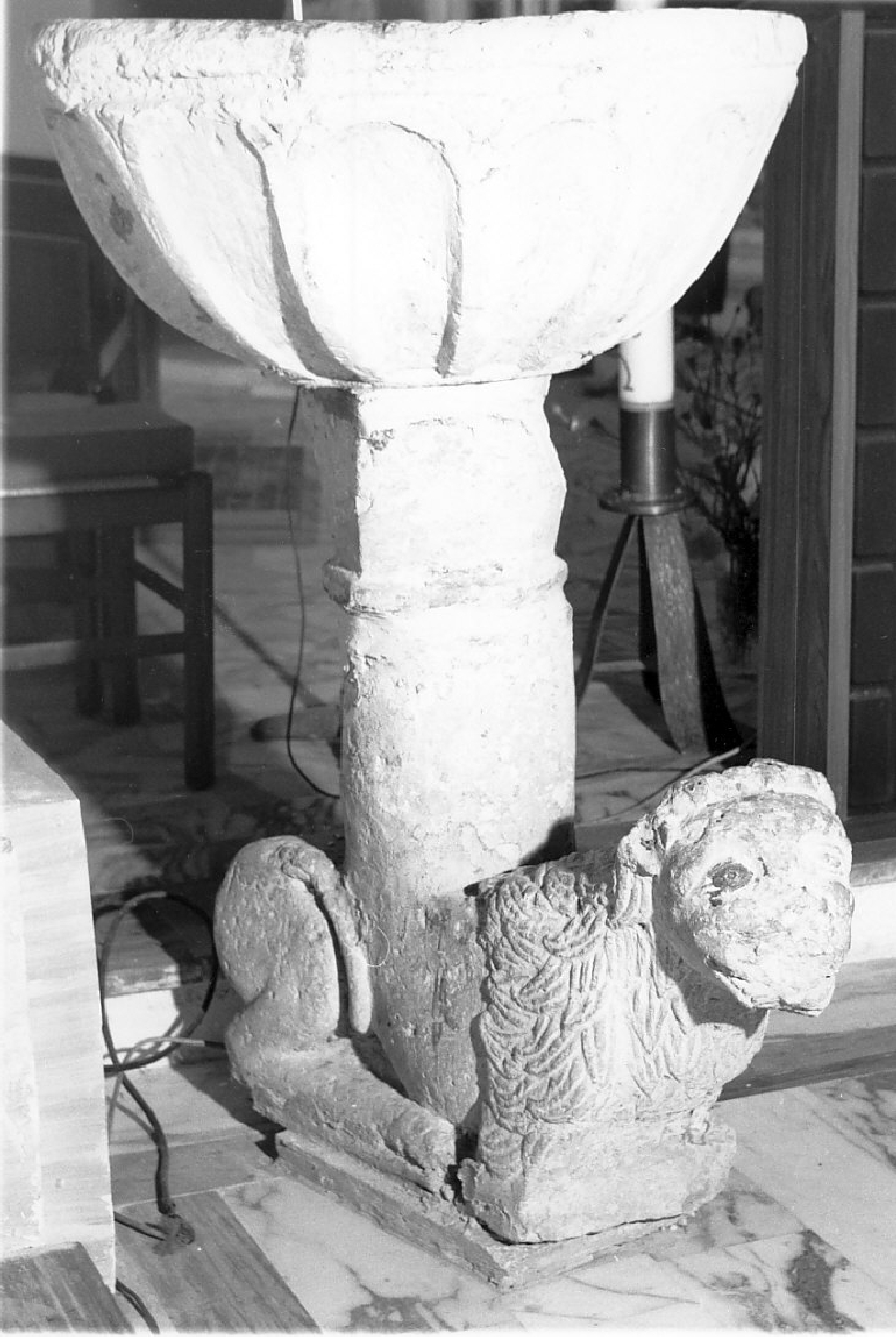 fonte battesimale, opera isolata - bottega calabrese (fine/inizio secc. XV/ XVI)