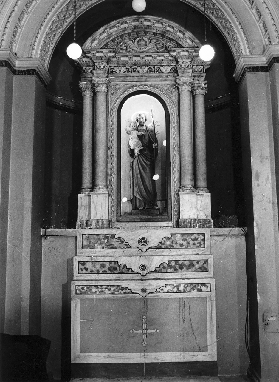 altare, opera isolata di Carna G (sec. XX)