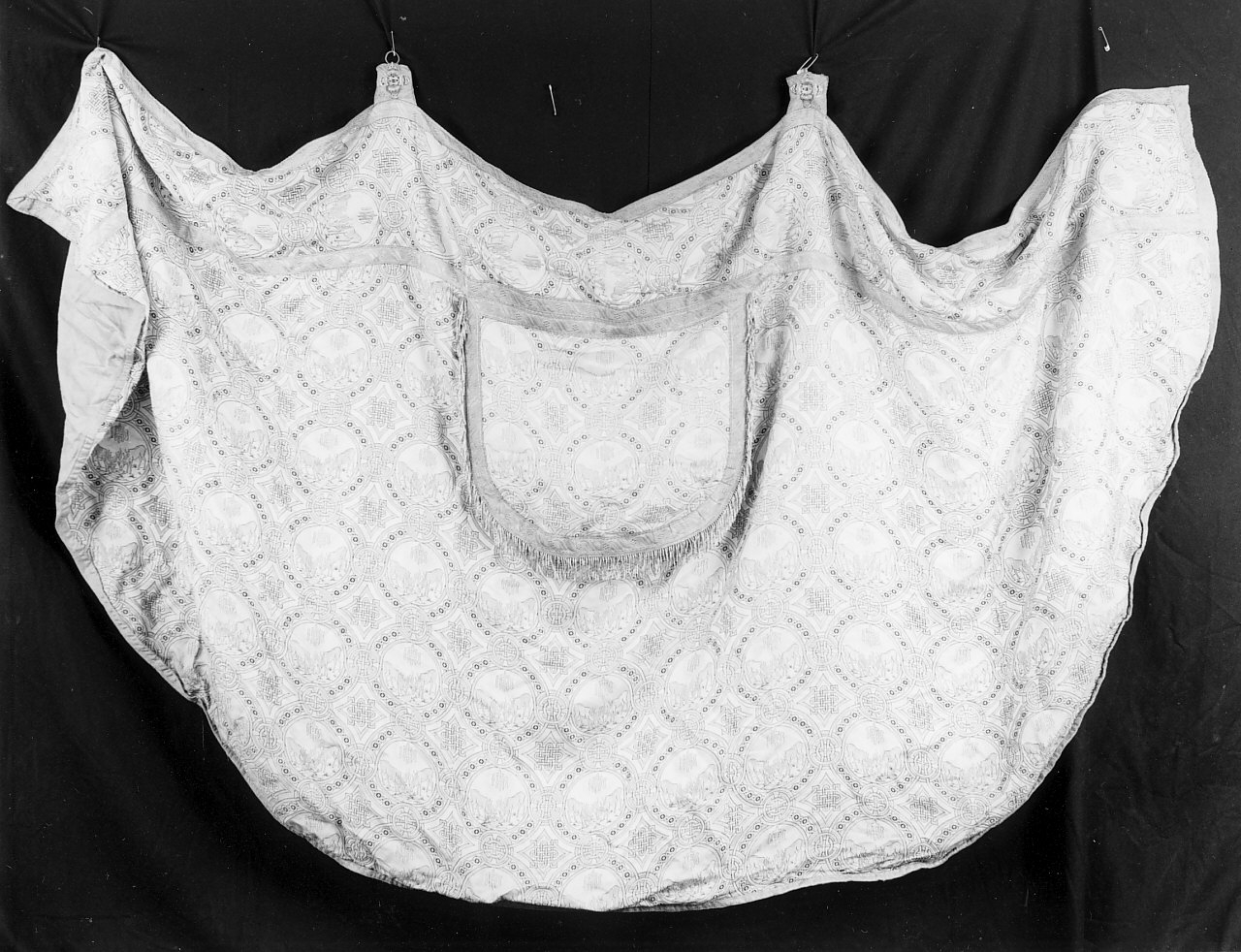 piviale, opera isolata - manifattura calabrese (sec. XIX)