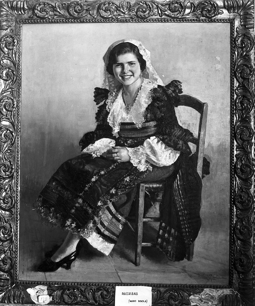 ritratto di donna (dipinto, opera isolata) di Ridola Mario (sec. XX)