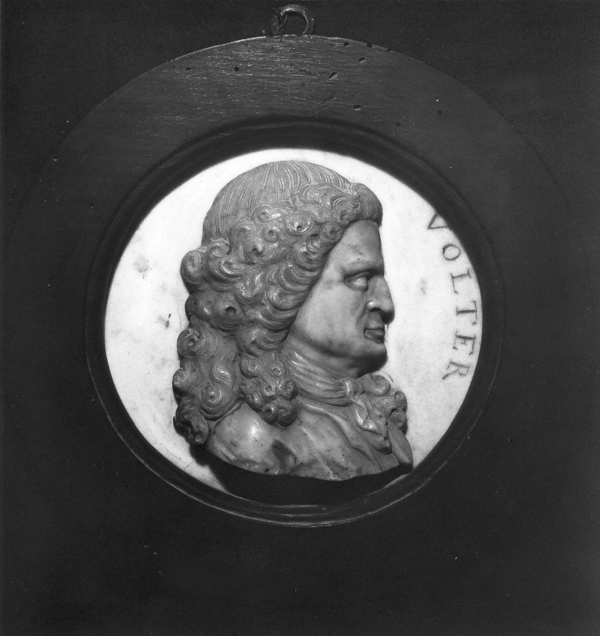 Volter, ritratto d'uomo (medaglione, opera isolata) - bottega Italia meridionale (sec. XIX)