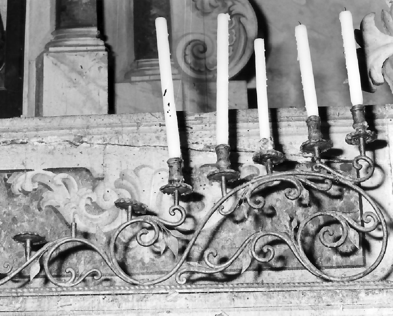 candeliere d'altare, serie - bottega Italia meridionale (prima metà sec. XX)