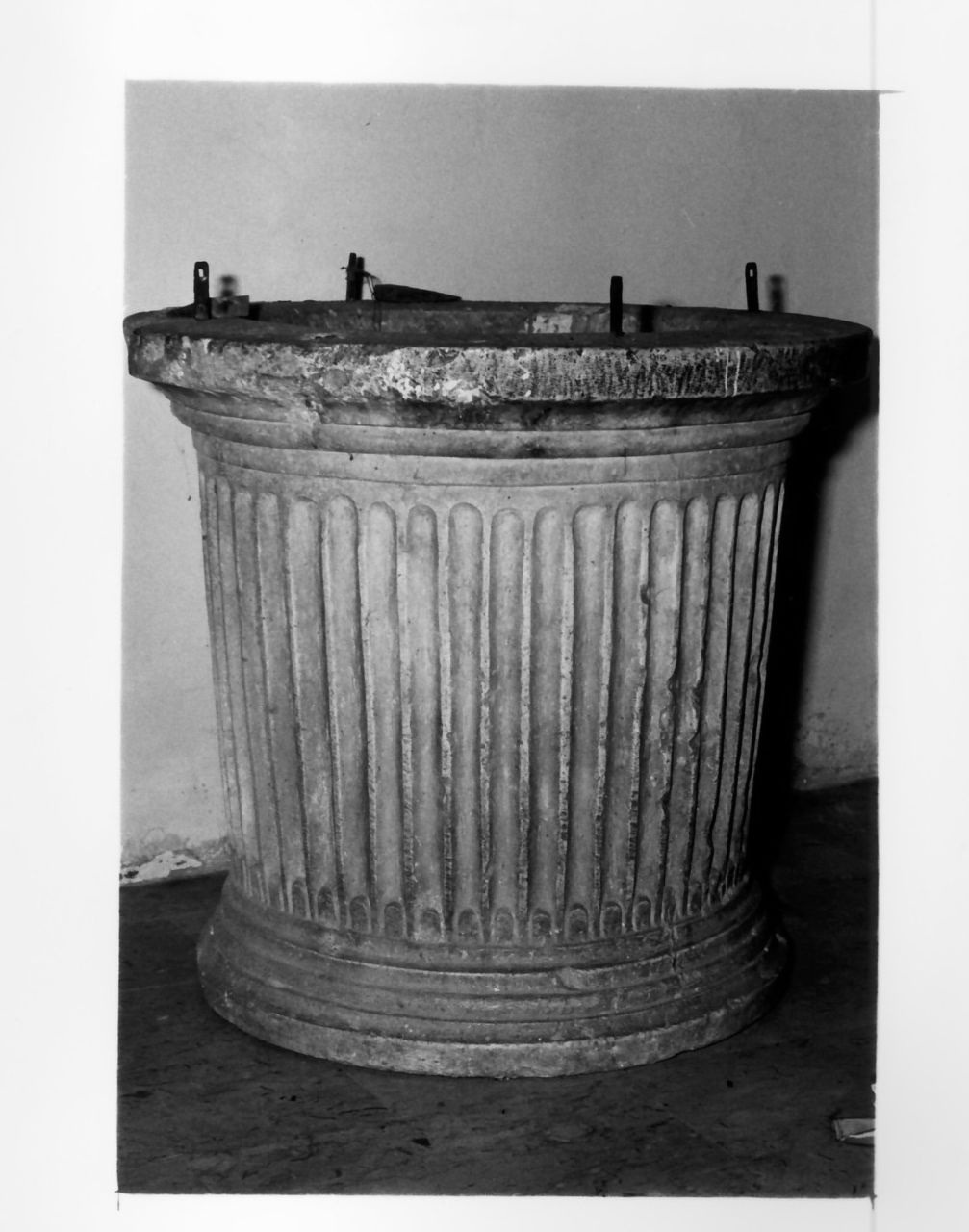 fonte battesimale, opera isolata - bottega calabrese (sec. XVIII)