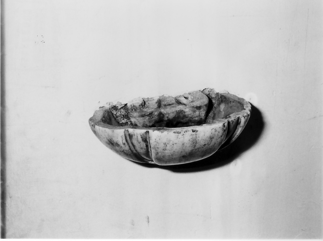 acquasantiera da parete, opera isolata - bottega Italia meridionale (sec. XVIII)