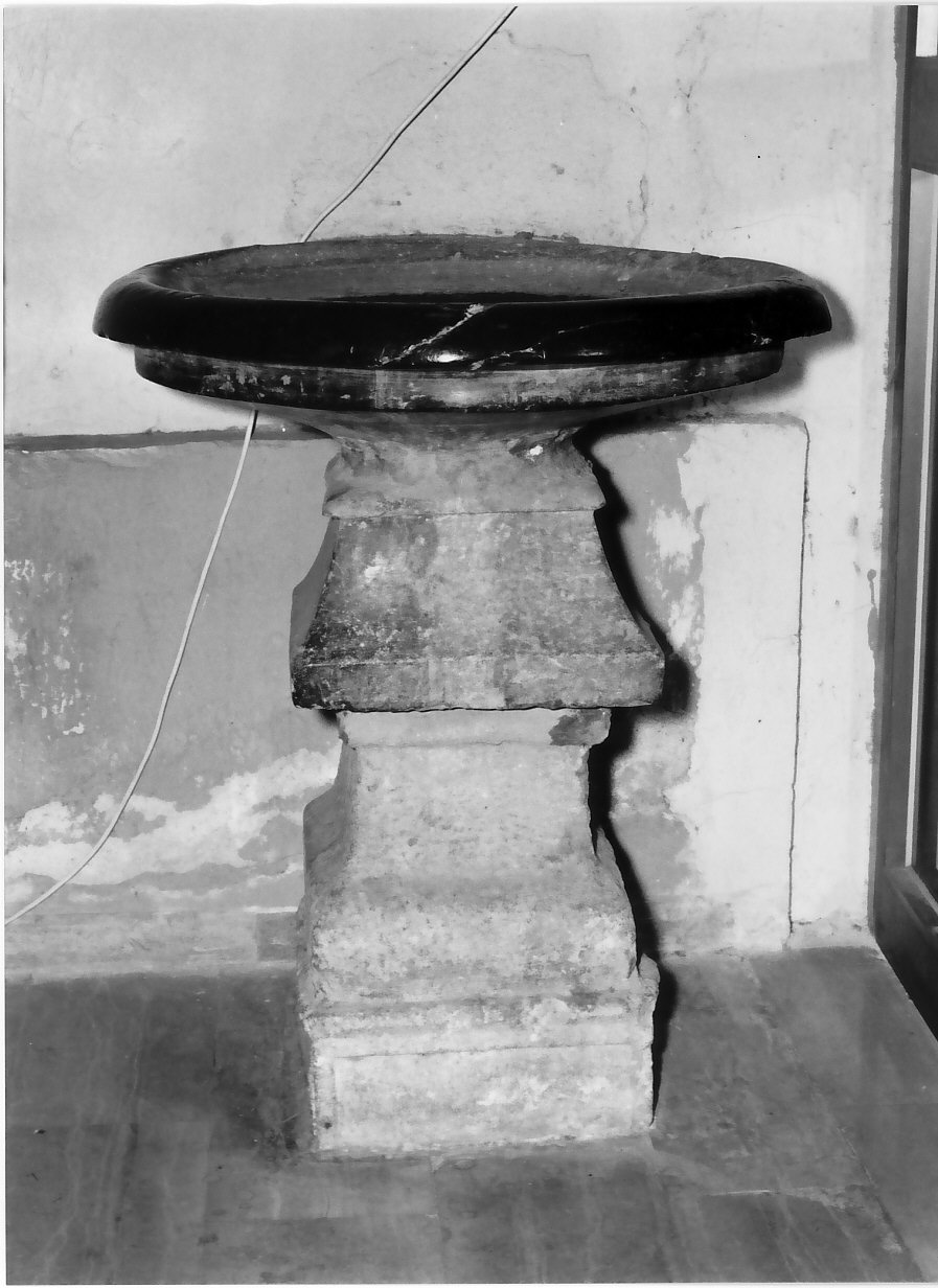 acquasantiera, opera isolata - bottega Italia meridionale (fine/inizio secc. XVIII/ XIX)