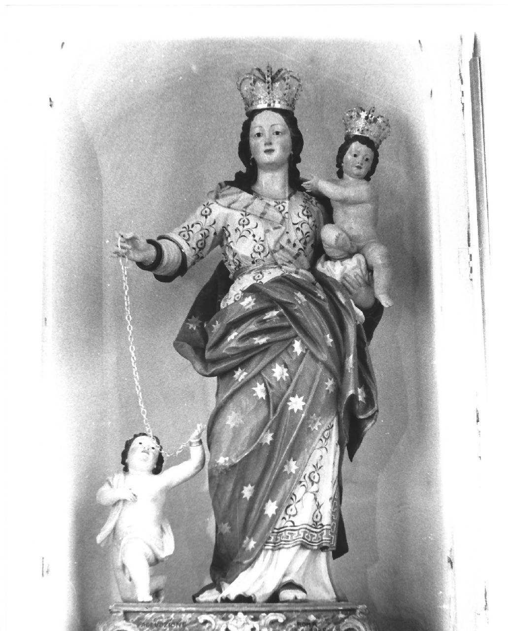 Madonna della Catena, Madonna con Bambino (statua) di De Lorenzo Domenico (fine/inizio secc. XVIII/ XIX)