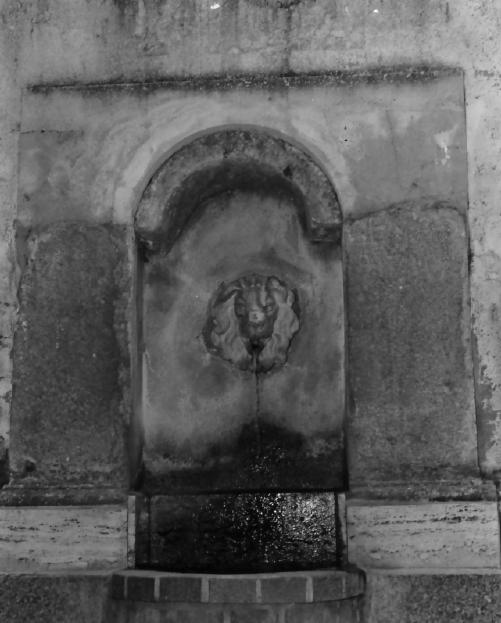 fontana, opera isolata - bottega Italia meridionale (sec. XIX)