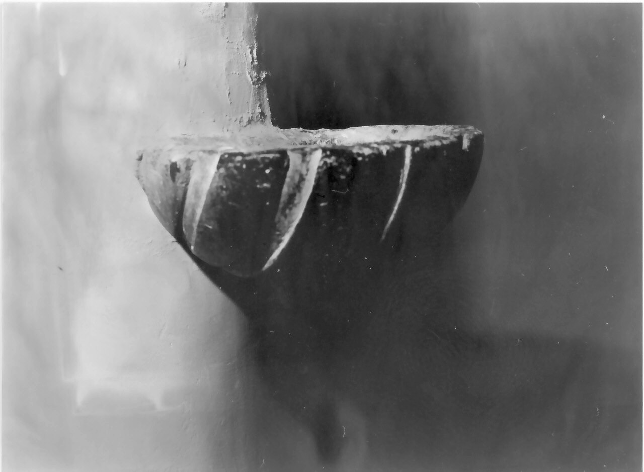 acquasantiera da parete, opera isolata - bottega Italia meridionale (sec. XIX)