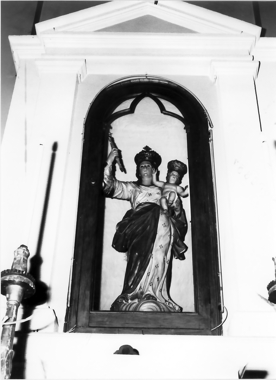 Madonna del Lume, Madonna con Bambino (statua) di De Lorenzo Domenico (sec. XVIII)